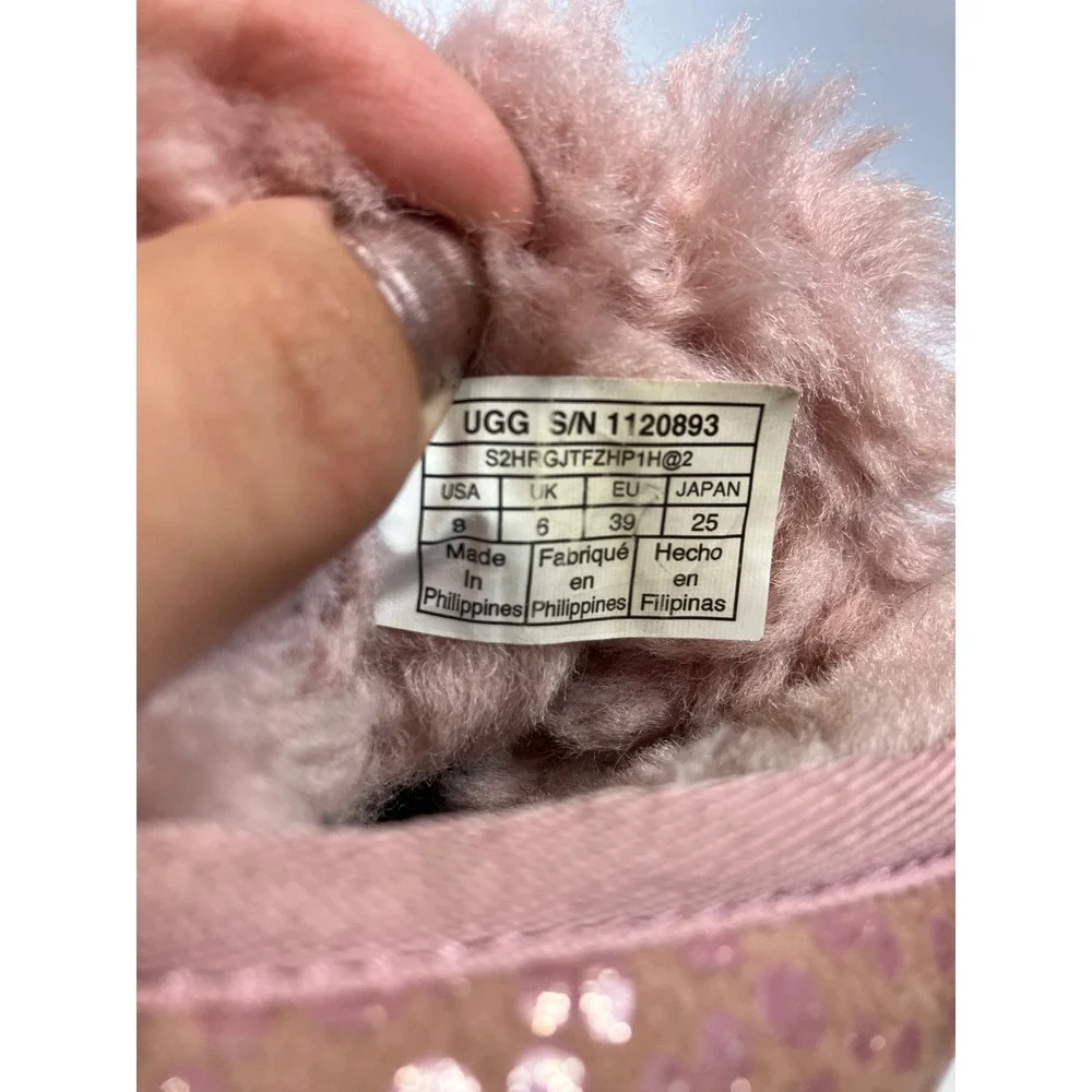 UGG classic mini